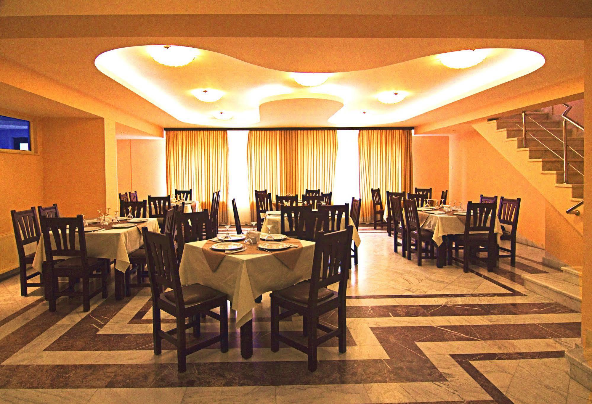 Hotel Floris Cheia  Dış mekan fotoğraf