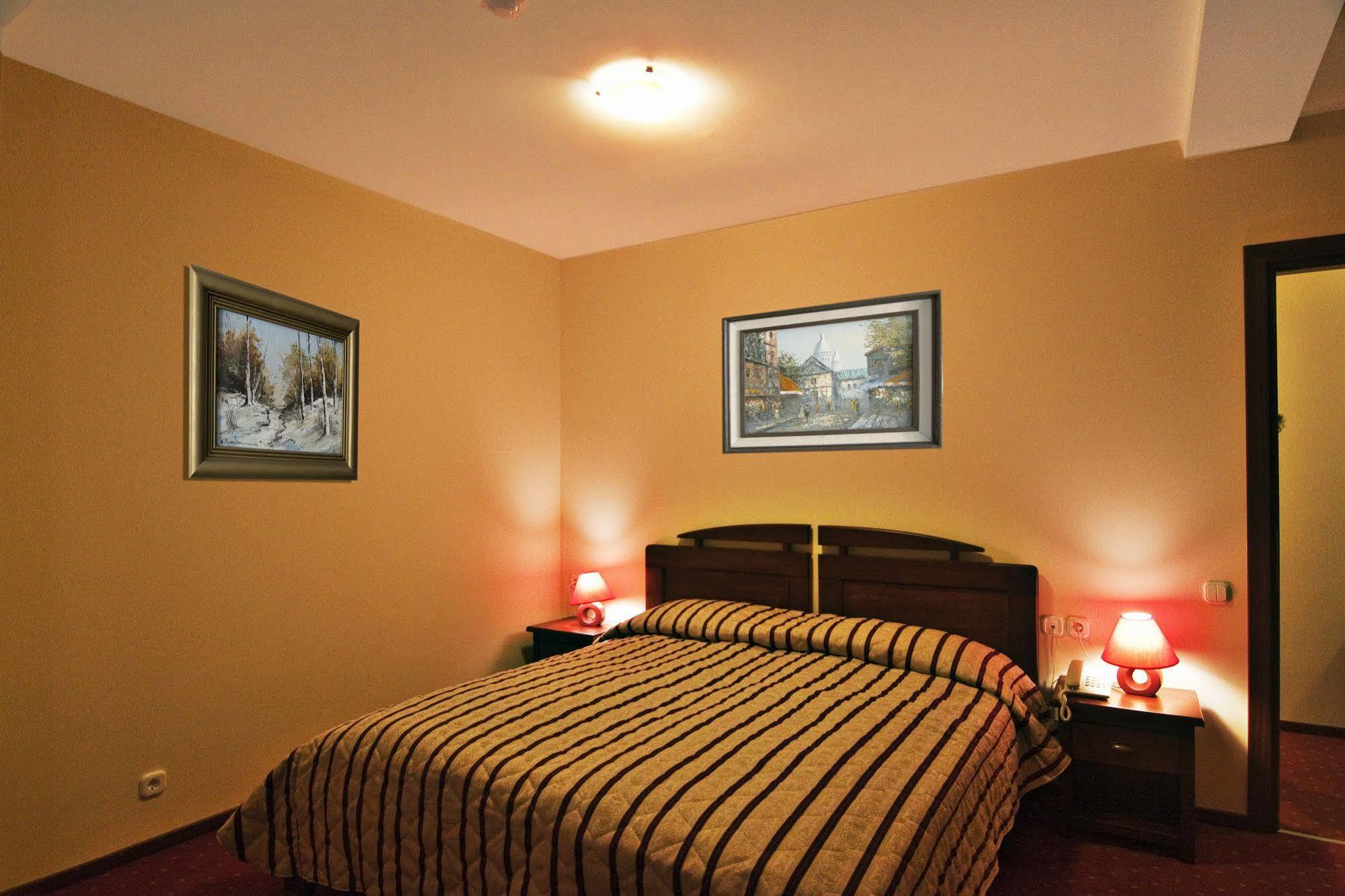 Hotel Floris Cheia  Dış mekan fotoğraf